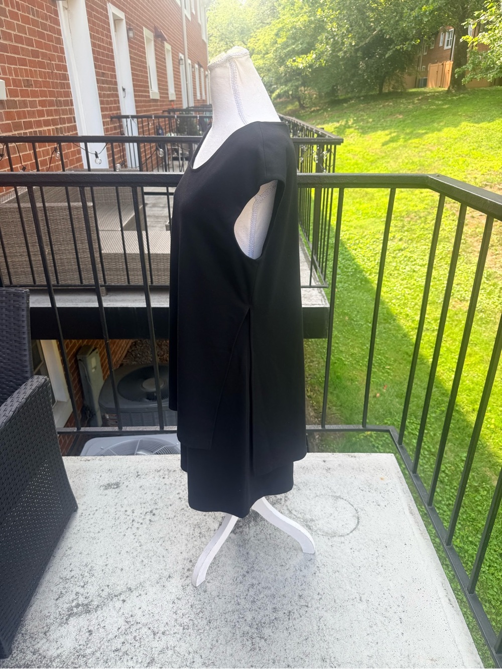 Sleek black Lafayette 148 New York layered shift dress. Size Large - Picture 7 of 10